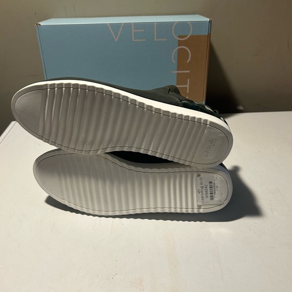 LifeStride velocity 2.0 comfortable ankle booties army green zip sides size 8 - Picture 5 of 10